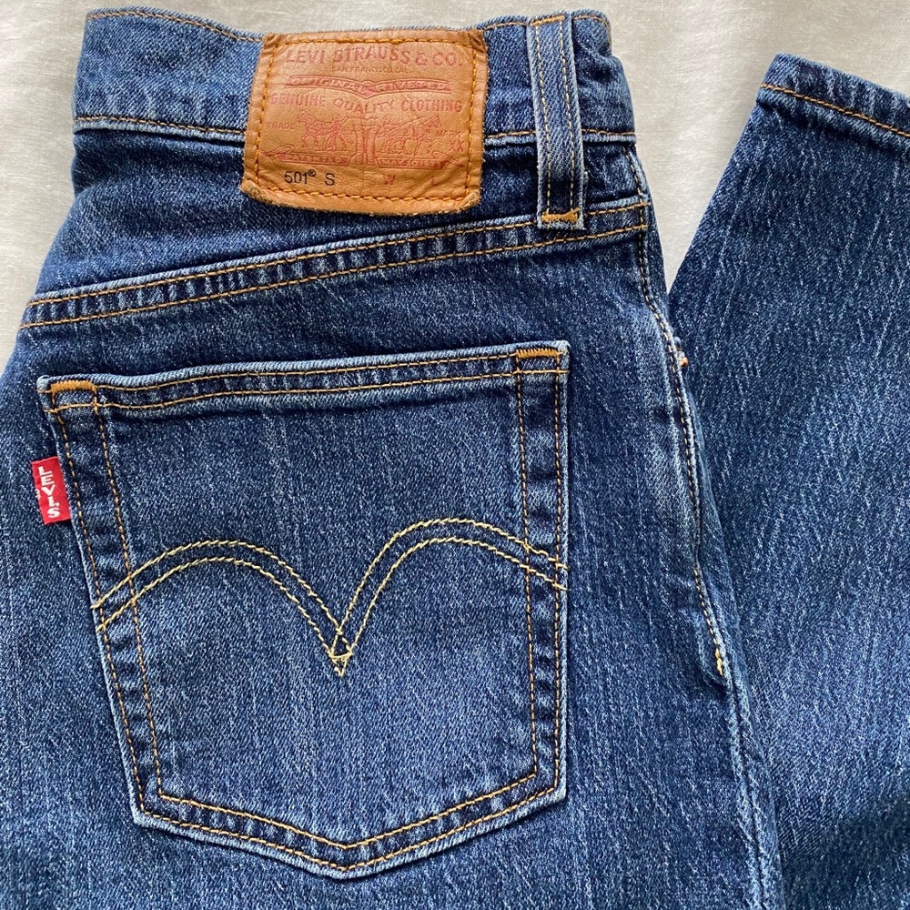 Levi’s 501 dark blue jeans